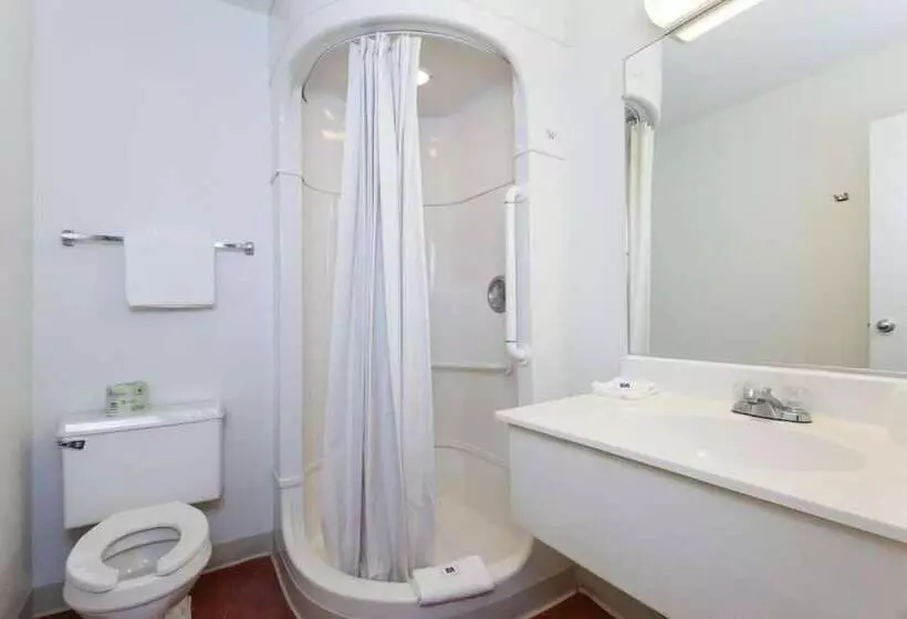 فندق على الطريق Park Inn By Radisson, Turlock