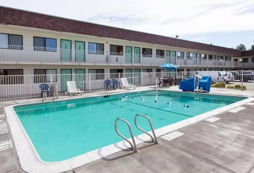 فندق على الطريق Park Inn By Radisson, Turlock