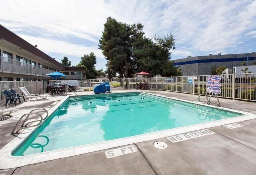 מוטל Park Inn By Radisson, Turlock