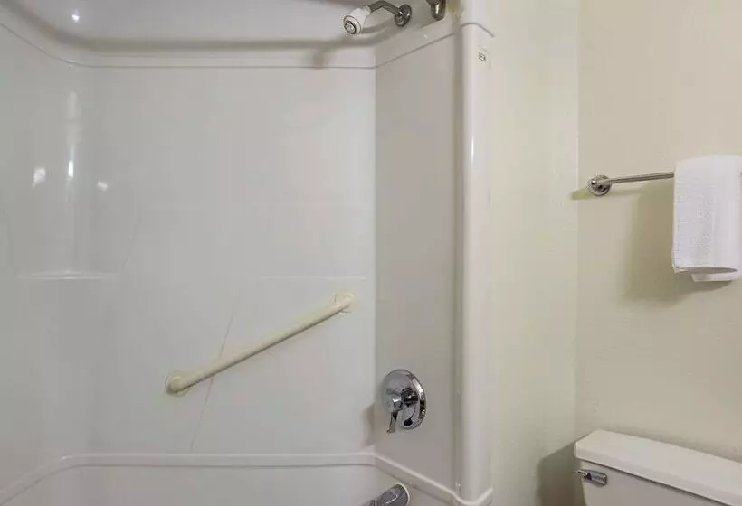 Motel 6whitby, On  Toronto East