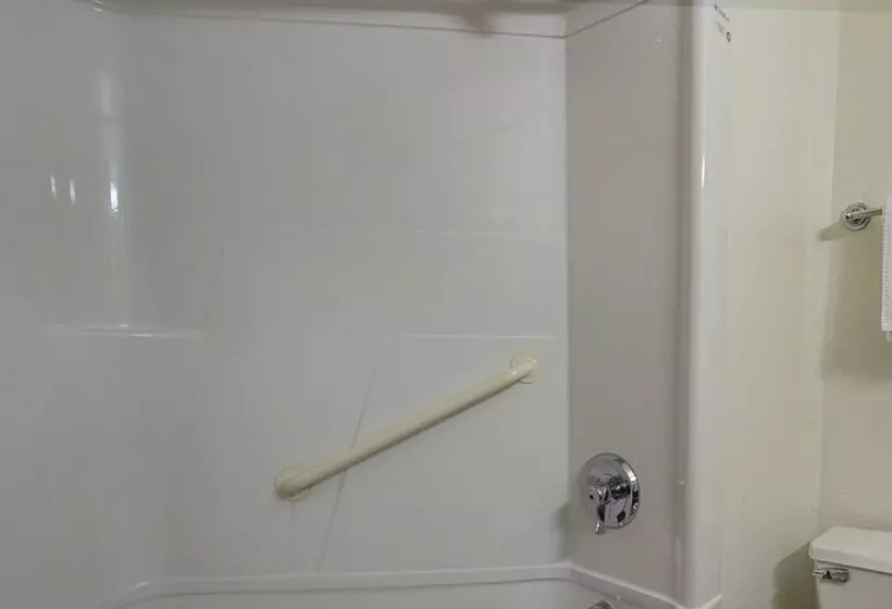 Motel 6whitby, On  Toronto East