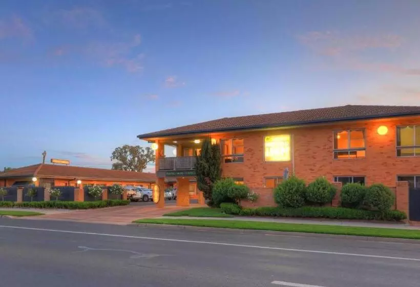 汽车旅馆  Cousins Motor Inn