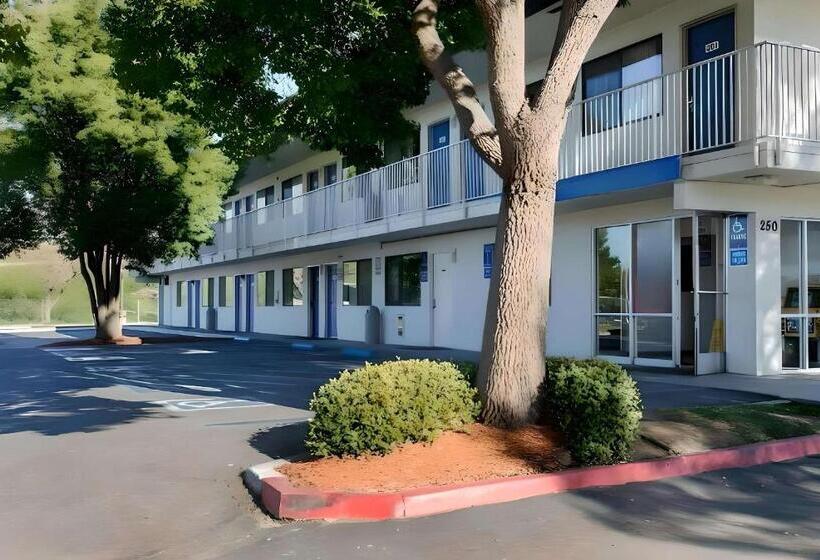 מוטל Park Inn By Radisson, Turlock