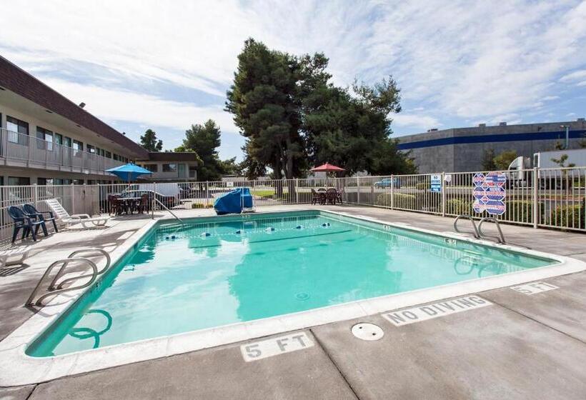 מוטל Park Inn By Radisson, Turlock