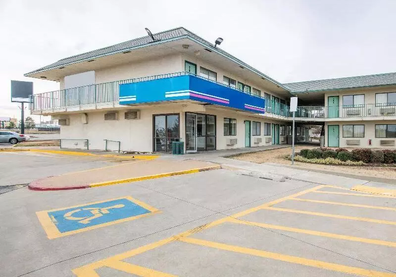 モーテル Regency Inn Tulsa