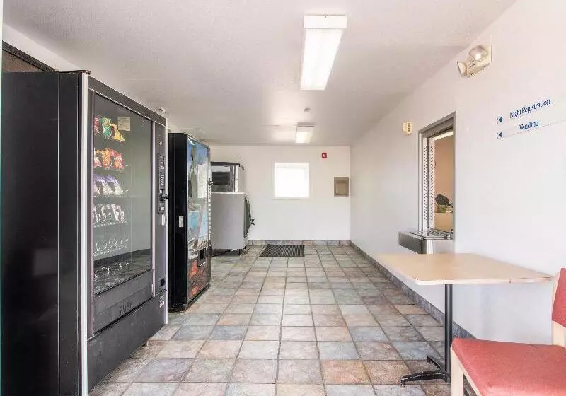 モーテル Regency Inn Tulsa