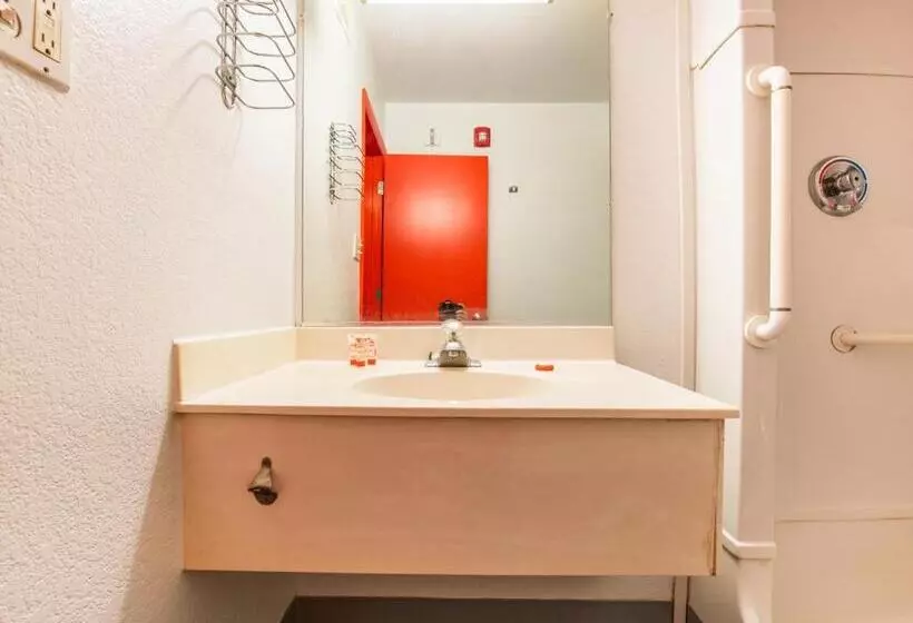 モーテル Regency Inn Tulsa
