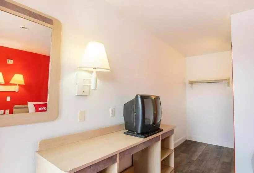 モーテル Regency Inn Tulsa