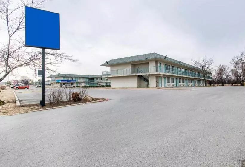 モーテル Regency Inn Tulsa
