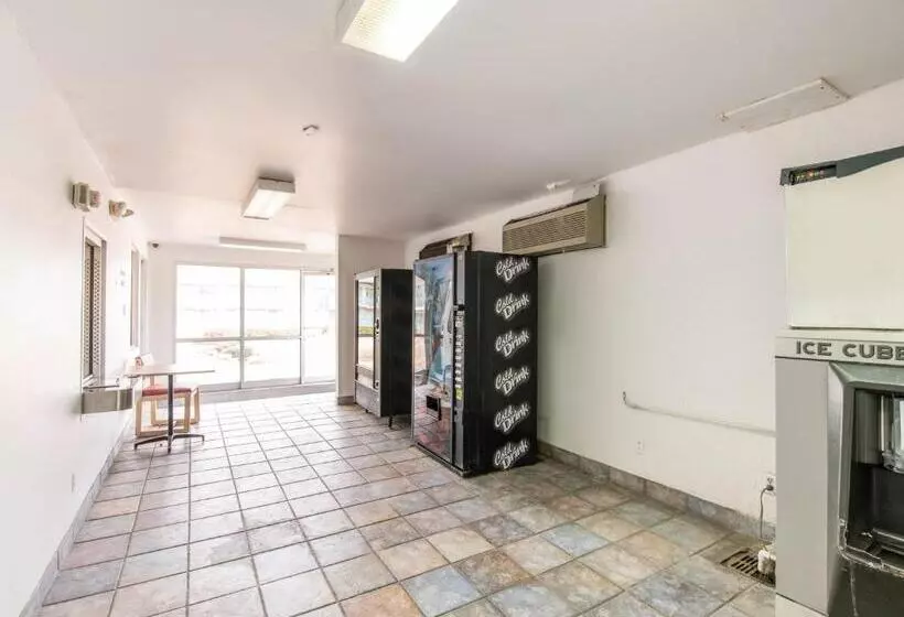 モーテル Regency Inn Tulsa