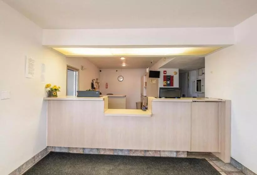 モーテル Regency Inn Tulsa
