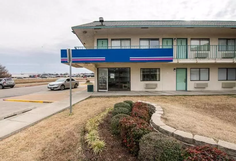 モーテル Regency Inn Tulsa