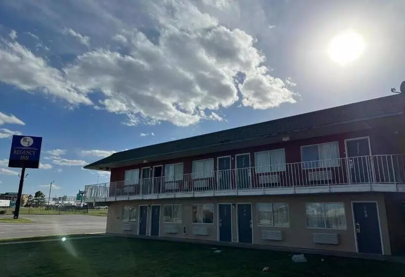 モーテル Regency Inn Tulsa