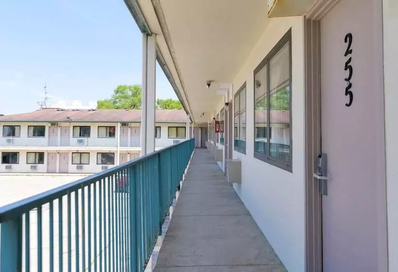 Motel Oyo Hotel South Bend Campus