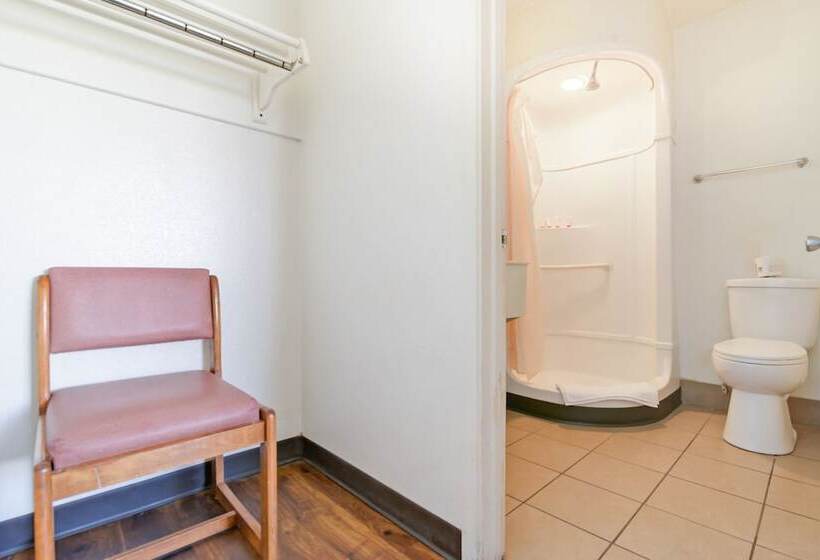 מוטל Oyo Hotel South Bend Campus