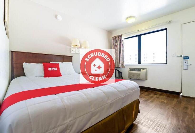 מוטל Oyo Hotel South Bend Campus