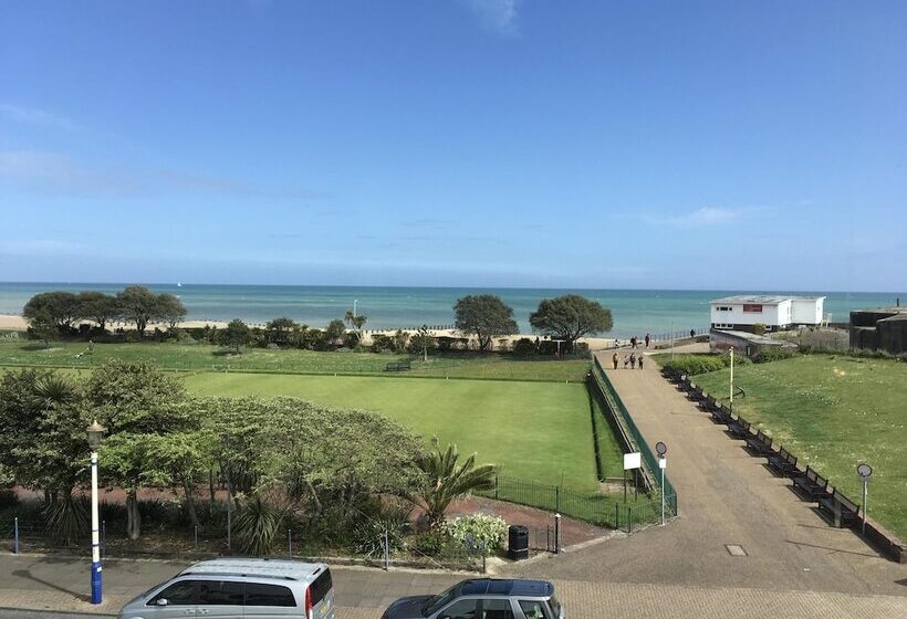 بنسيون Devonia Express