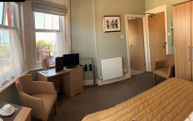 بنسيون Devonia Express