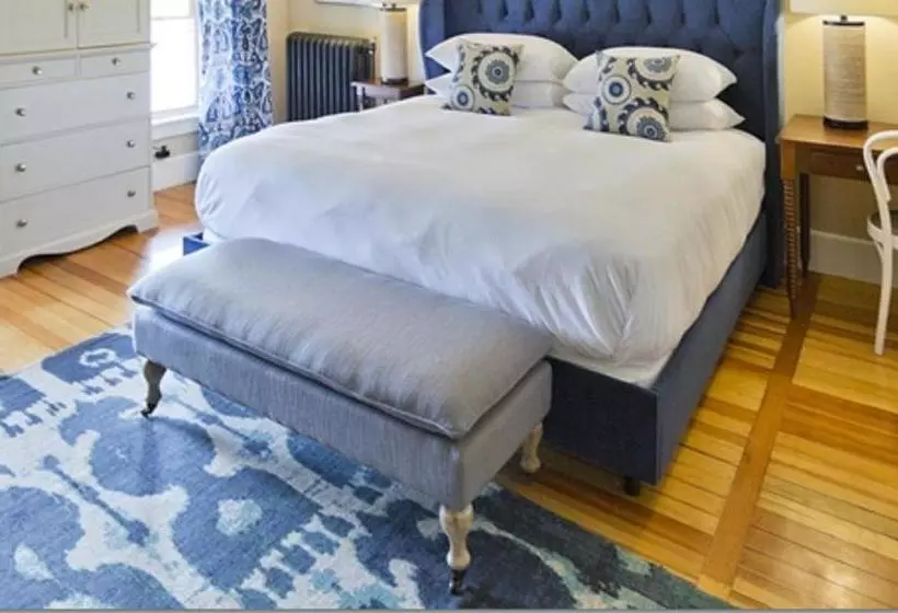 Отель The Lindsey