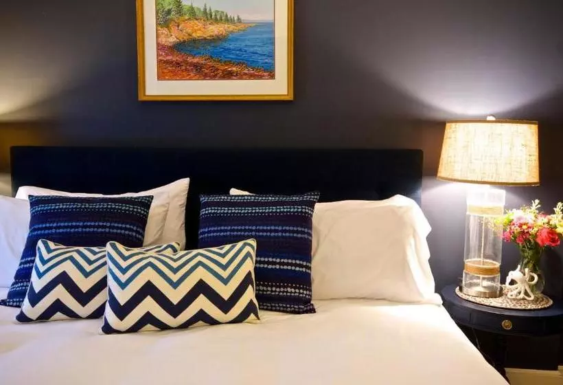 Отель The Lindsey