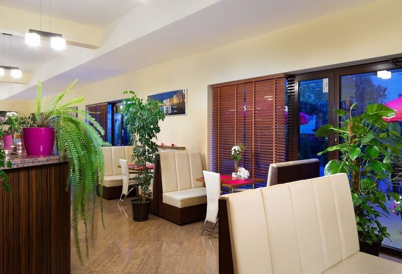 Versal Aparthotel Airport Modlin