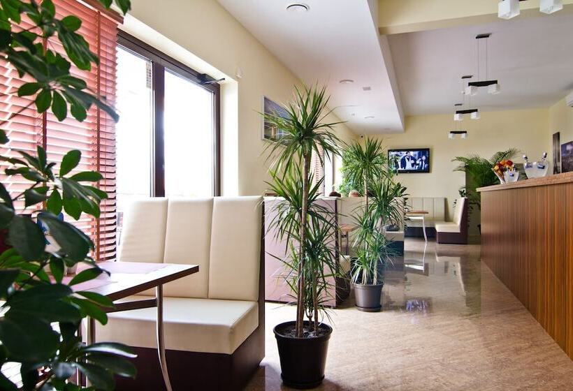 Versal Aparthotel Airport Modlin