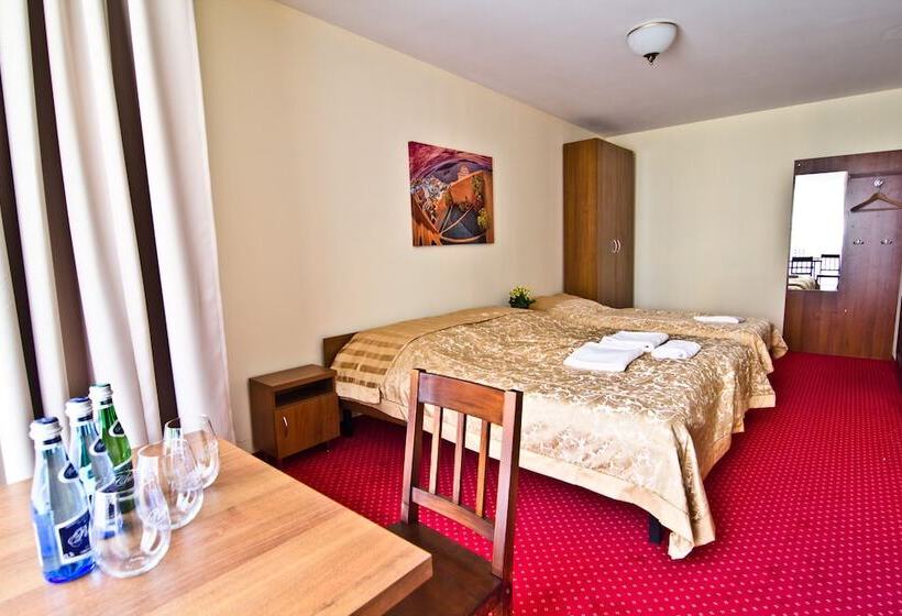 Versal Aparthotel Airport Modlin