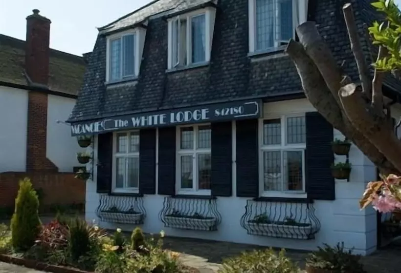 Aamiaismajoitus (B&B) The White Lodge