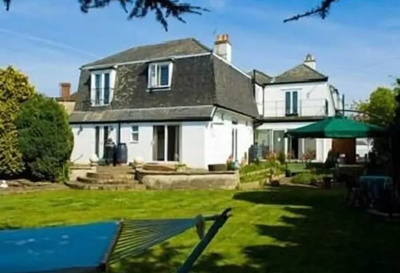 Aamiaismajoitus (B&B) The White Lodge