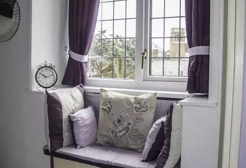 Aamiaismajoitus (B&B) The White Lodge