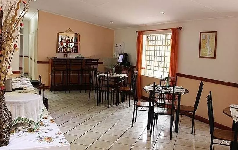 هتل Annie S Lodge Blantyre