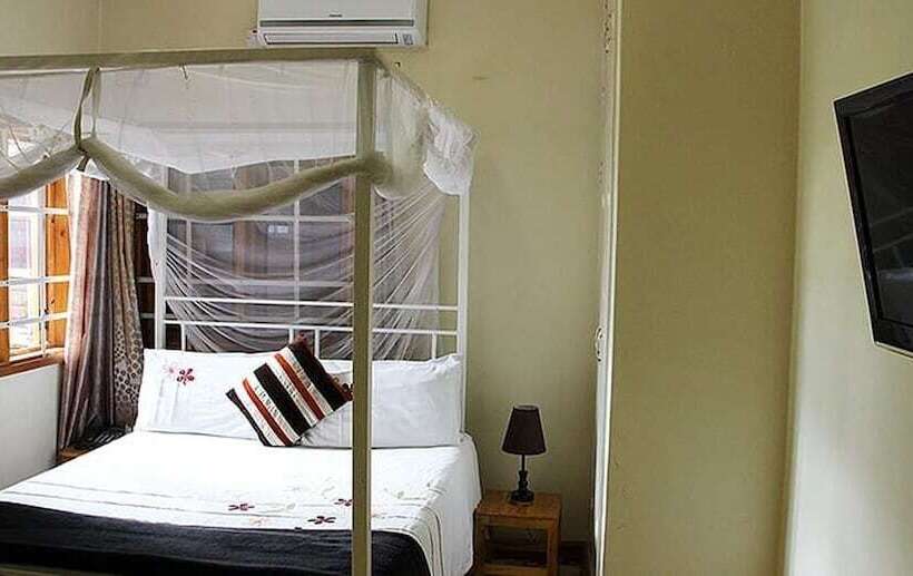 Hotel Annie S Lodge Blantyre