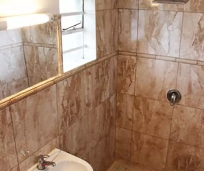 هتل Annie S Lodge Blantyre