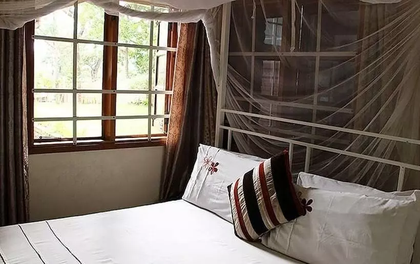 هتل Annie S Lodge Blantyre