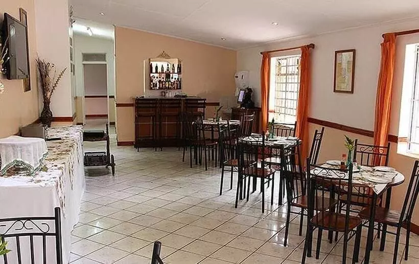 هتل Annie S Lodge Blantyre