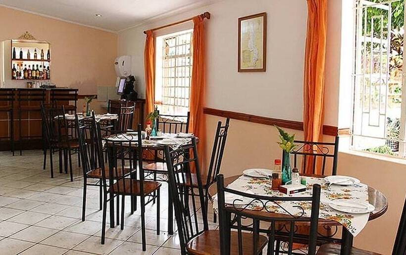 Hotel Annie S Lodge Blantyre