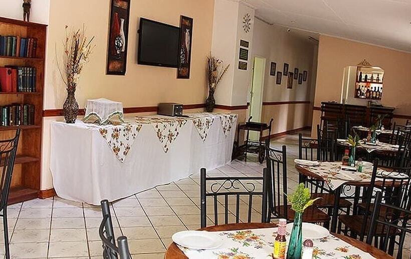 Hotel Annie S Lodge Blantyre