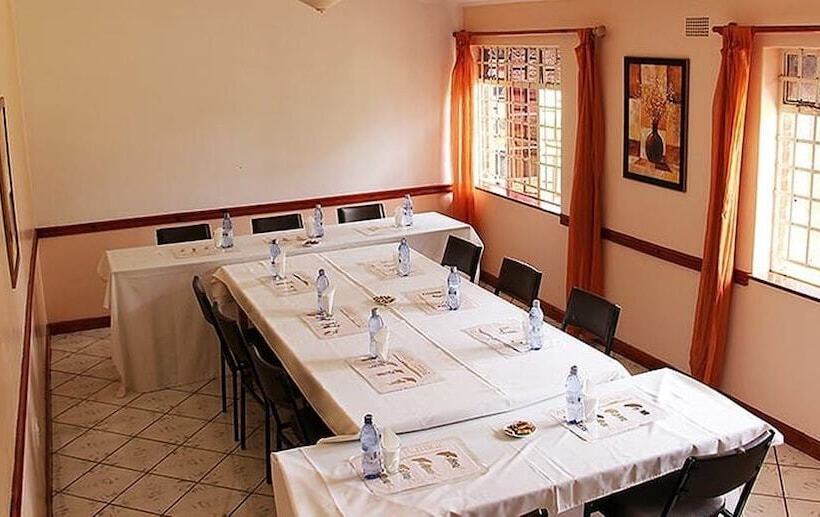 Hotel Annie S Lodge Blantyre