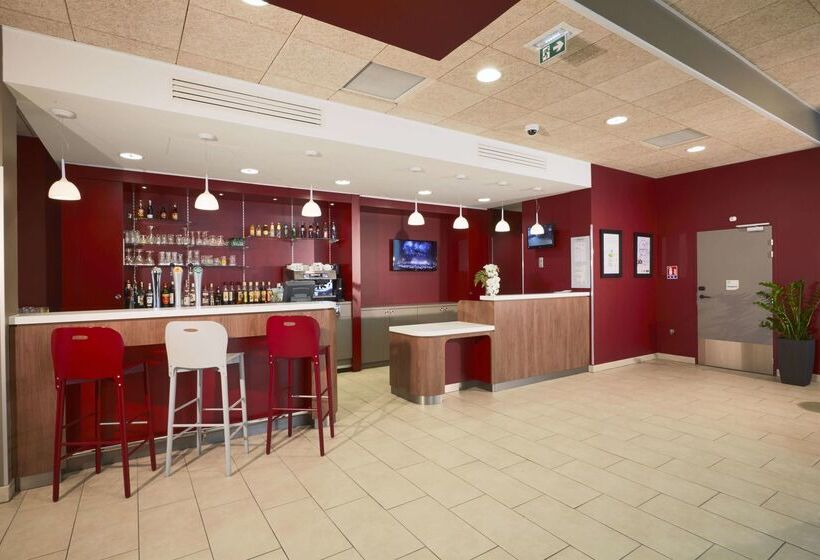 호텔 Campanile La Roche Sur Yon Centre Gare