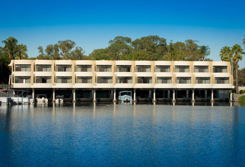 Отель Capri Waters Country Club