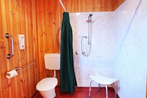 فندق Strahan Beach Tourist Park