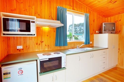 فندق Strahan Beach Tourist Park