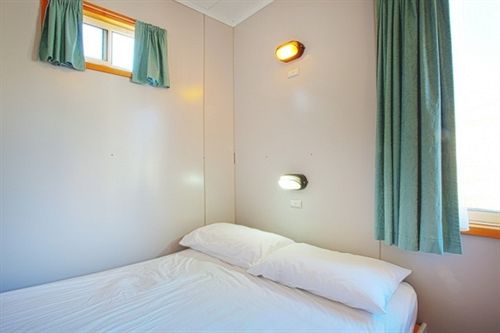 فندق Strahan Beach Tourist Park