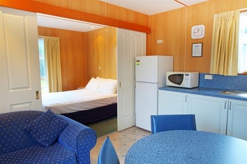 فندق Strahan Beach Tourist Park