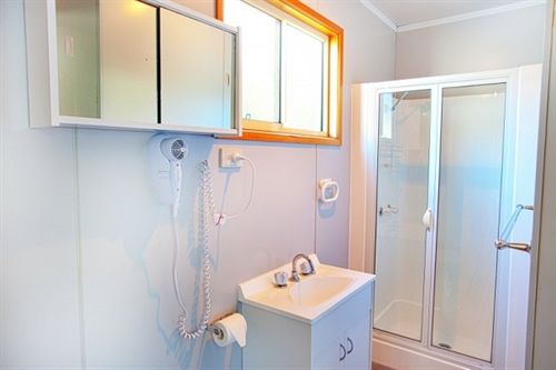 فندق Strahan Beach Tourist Park