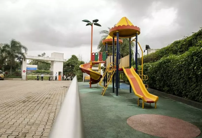 Отель Express Inn The Business Luxury