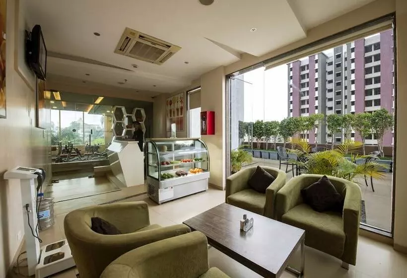 Отель Express Inn The Business Luxury