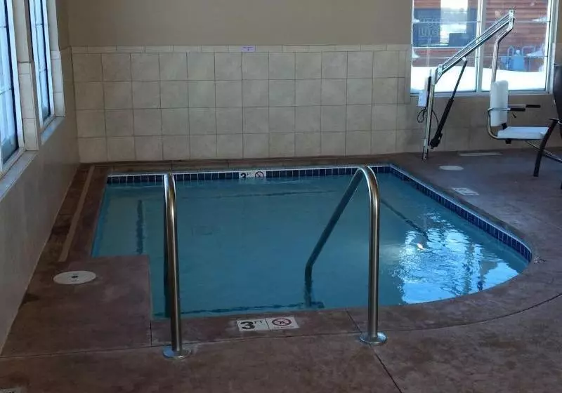 Grandstay Hotel Suites Thief River Falls