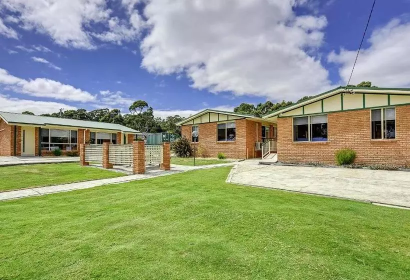 Отель Masons Cottages