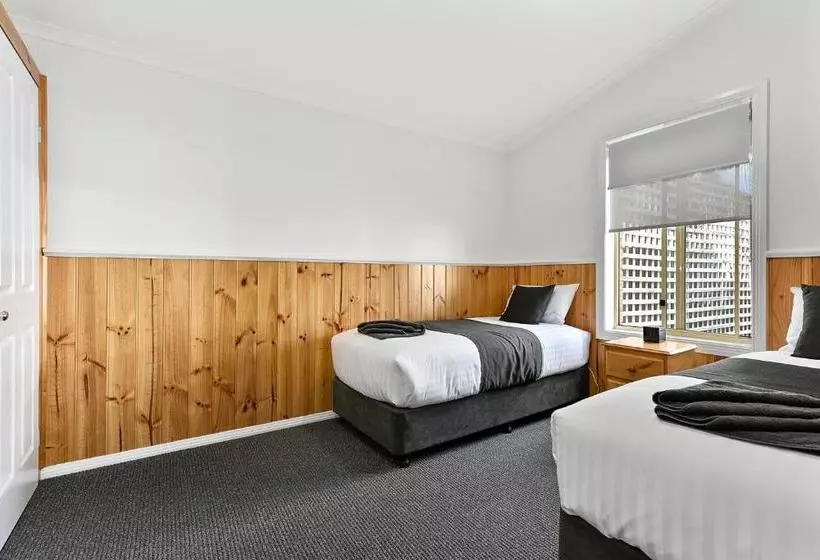 Отель Masons Cottages